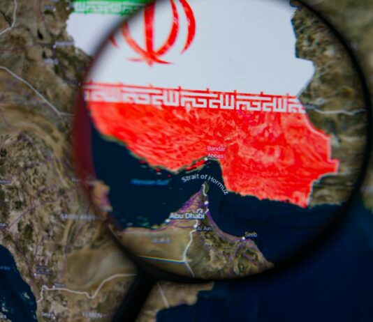 Iran, colpiti depositi di armi e altre strutture militari Usa in Bahrein
