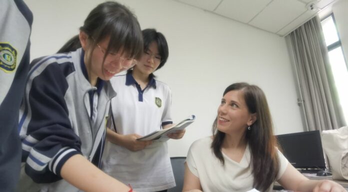 Cina, una docente italiana a Qingdao tra insegnamento e dialogo interculturale