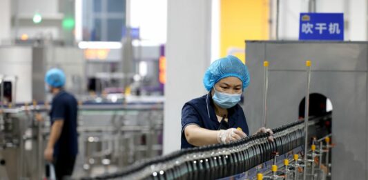 Cina, Pil in crescita del 4,7% nel primo semestre 2026