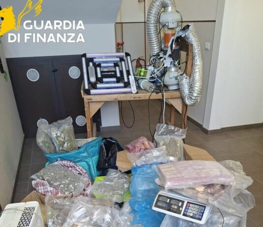 Trovati con 100 kg di droga tra hashish e marijuana, tre arresti nel catanese