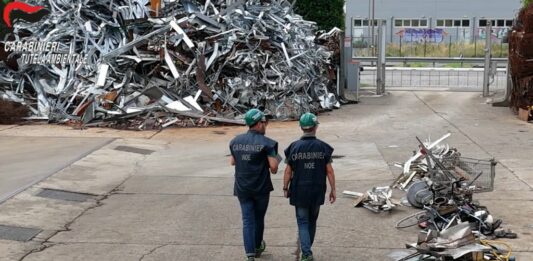 Traffico di rifiuti verso il Pakistan, sequestri e perquisizioni nel bresciano