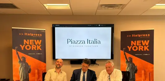 Italpress rafforza presenza in Usa, corner tv a Times Square con Piazza Italia