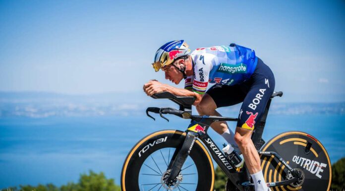 Evenepoel fa il bis nella crono, Pogacar 2° e sempre in giallo al Tour