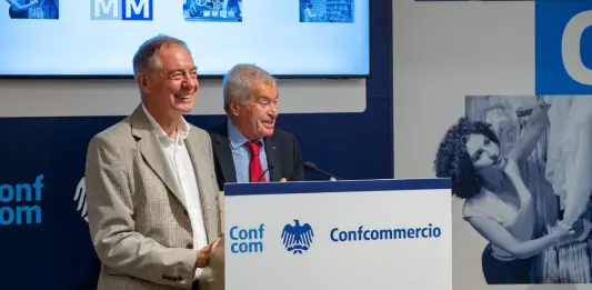 Confcom, meno negozi ma imprese più forti. Rischio desertificazione nelle città