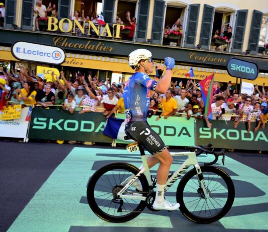 Philipsen si sblocca al Tour, Pogacar in controllo