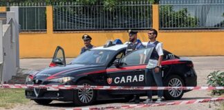 Uccide fratello e ferisce moglie nel cagliaritano, poi si costituisce