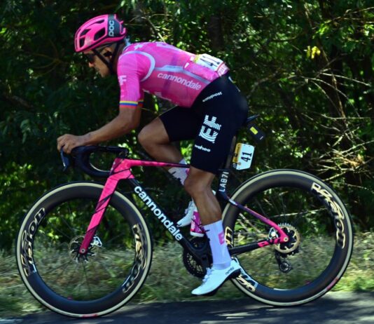 Al Tour Carapaz vince la 18^ tappa, Pogacar saldamente in maglia gialla