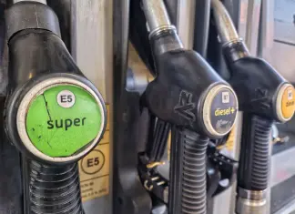 Via libera alla riforma della rete carburanti, Urso “Svolta storica”