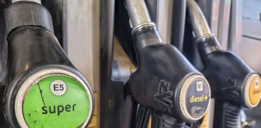 Via libera alla riforma della rete carburanti, Urso “Svolta storica”