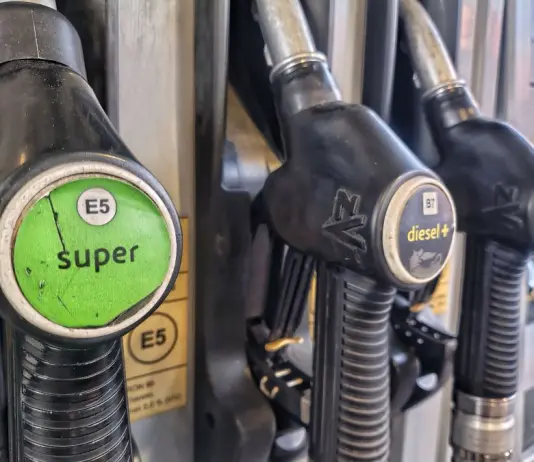 Via libera alla riforma della rete carburanti, Urso “Svolta storica”