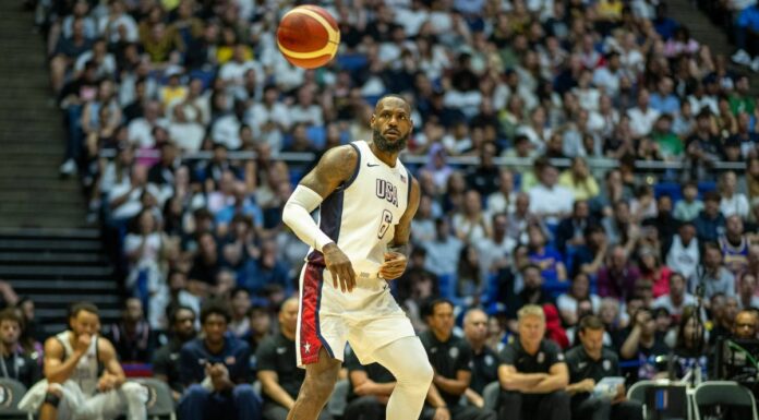 LeBron James giocherà nei Philadelphia 76ers