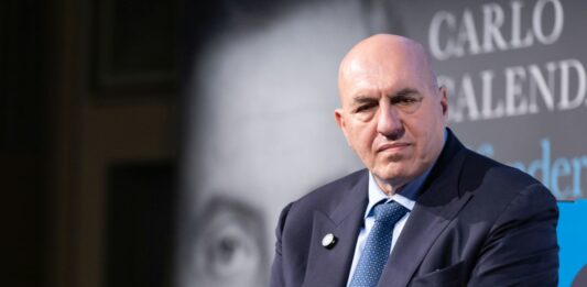 Crosetto “Le navi italiane restano nel Mar Rosso per evitare un altro blocco”
