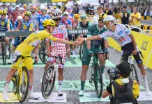 Al Tour pokerissimo di Pogacar, sui Campi Elisi vince Van Der Poel
