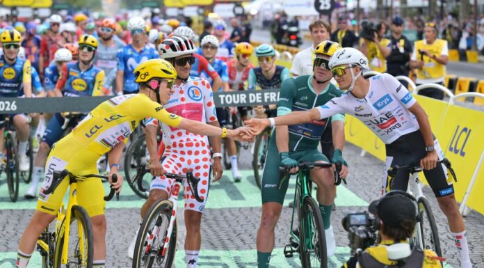 Al Tour pokerissimo di Pogacar, sui Campi Elisi vince Van Der Poel