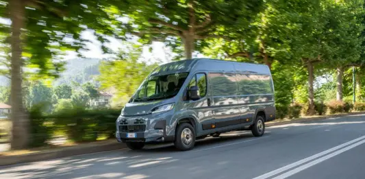 Ducato celebra 45 anni, icona della mobilità professionale