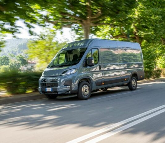 Ducato celebra 45 anni, icona della mobilità professionale