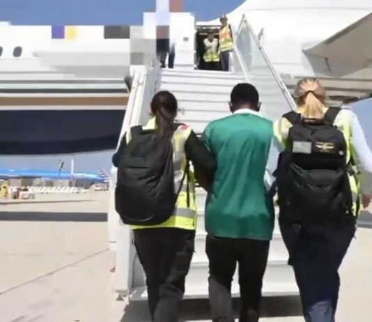 Contrasto all’immigrazione clandestina, espulsi 32 cittadini nigeriani