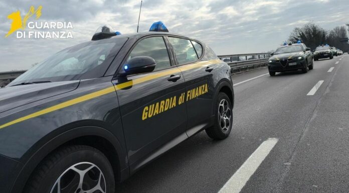 Estorsioni e truffe ad anziani in tutta Italia, sgominata organizzazione