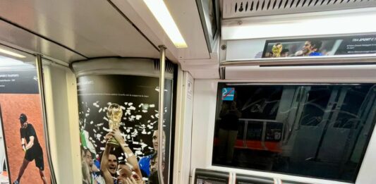Atac, “Tra sport e trasporto” la mostra di foto nei vagoni della metro A