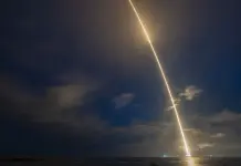 Cina, lanciato nello spazio un nuovo satellite per la trasmissione dati