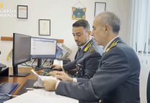 Napoli, usava carte di credito di un ente pubblico per uso privato: scoperto dalla Guardia di Finanza
