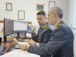 Napoli, usava carte di credito di un ente pubblico per uso privato: scoperto dalla Guardia di Finanza