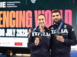 Ai Mondiali di Hong Kong 2026 brillano due argenti: Macchi nel fioretto e Rizzi nella spada