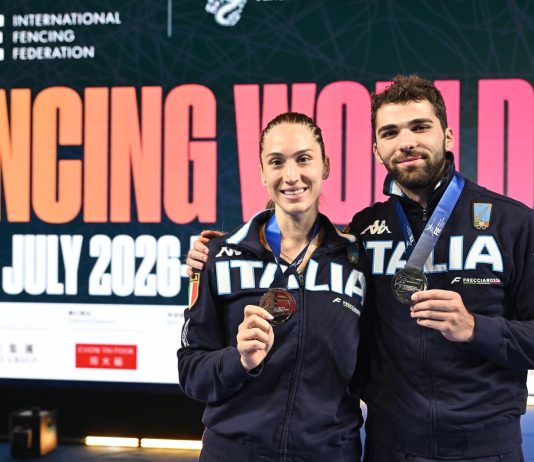 Ai Mondiali di Hong Kong 2026 brillano due argenti: Macchi nel fioretto e Rizzi nella spada