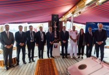 Abodi e Mezzaroma a New York, il trofeo dell’America’s Cup sale a bordo della Nave Amerigo Vespucci