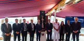 Abodi e Mezzaroma a New York, il trofeo dell’America’s Cup sale a bordo della Nave Amerigo Vespucci