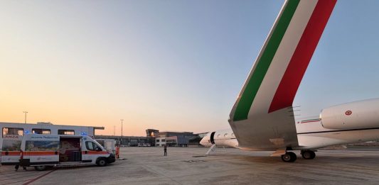 Aeronautica Militare, trasporto sanitario d’urgenza con un volo da Cagliari a Ciampino per un bambino di 4 anni in pericolo di vita