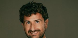 Alessandro Siani torna sul palco con il suo monologo teatrale “Fake News”