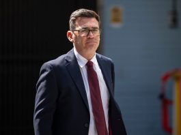 Andy Burnham nominato leader del Labour, da lunedì sarà il nuovo premier del Regno Unito