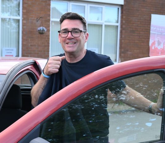 Andy Burnham nominato leader del Labour, da lunedì sarà il nuovo premier del Regno Unito