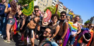 Furgone sulla folla durante Pride a Berlino, un morto e diversi feriti