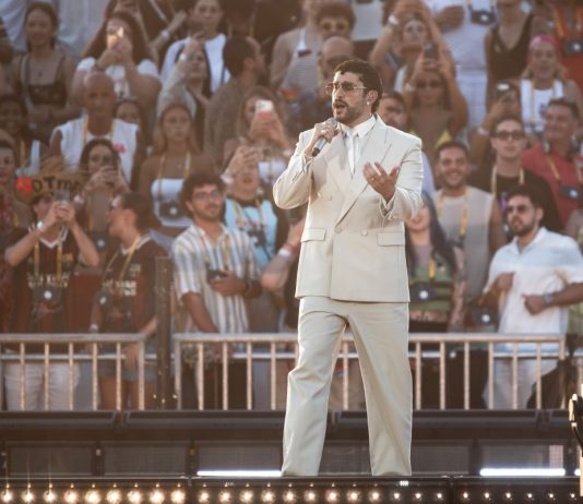 Maltempo, a Milano interrotto il concerto di Bad Bunny