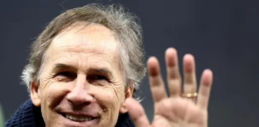 Milan-Inter a Perth nel segno di Baresi, un minuto di silenzio e i rossoneri tutti con la maglia numero 6