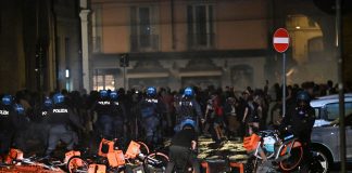 Morte Fakir, Meloni “Accertare i fatti, ma è inaccettabile la violenza a Bologna contro la Polizia”. A Firenze presidio davanti alla Prefettura