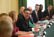 Regno Unito, prima riunione di governo per Burnham: “Saremo attenti al costo della vita”