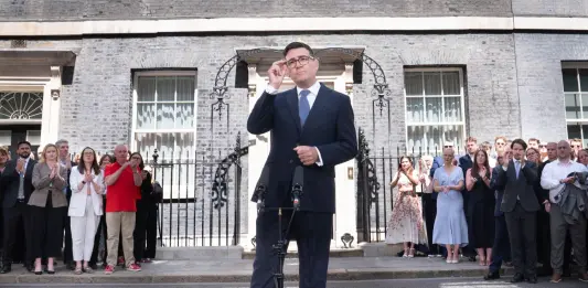 Regno Unito, Andy Burnham è il nuovo primo ministro: “Piano decennale entro fine anno”