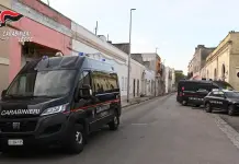 Omicidio con metodo mafioso nel Leccese, tre arresti e tre denunce