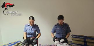 Trovati con 275 kg di hashish e 12mila euro in contanti, due giovani arrestati in Brianza