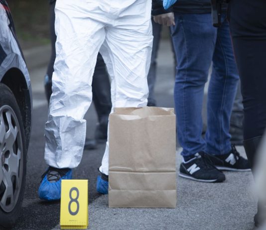 Automobilista accoltella pedone nel Torinese, morto 80enne