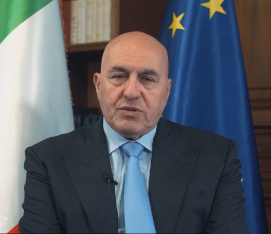 Premio Ischia, Crosetto lancia l’allarme sull’influenza delle fake news negli scenari di guerra / Video