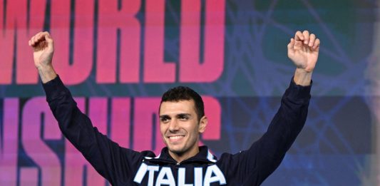 Ai Mondiali di Hong Kong Davide Di Veroli dà spettacolo e conquista uno splendido argento nella spada maschile