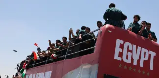 منتخب مصر يعود إلى أرض الوطن بعد مشاركته في كأس العالم.. والسيسي يستقبله غدًا