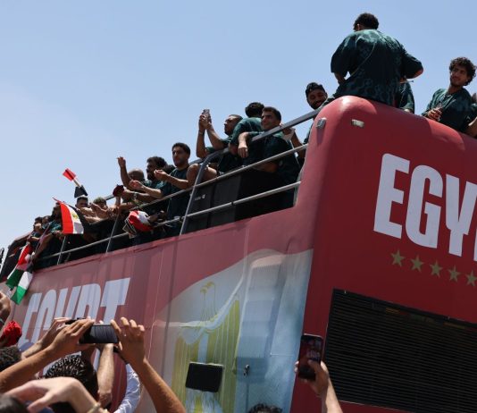 منتخب مصر يعود إلى أرض الوطن بعد مشاركته في كأس العالم.. والسيسي يستقبله غدًا