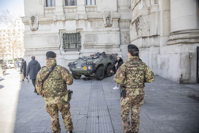 Milano, Giochi Olimpici Milano Cortina 2026 - blindati Anti Terrorismo dell'esercito, ieri e oggi, per le strade di Milano per garantire la sicurezza