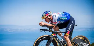 Evenepoel fa il bis al Tour e conquista la crono, Pogacar 2° e sempre in giallo