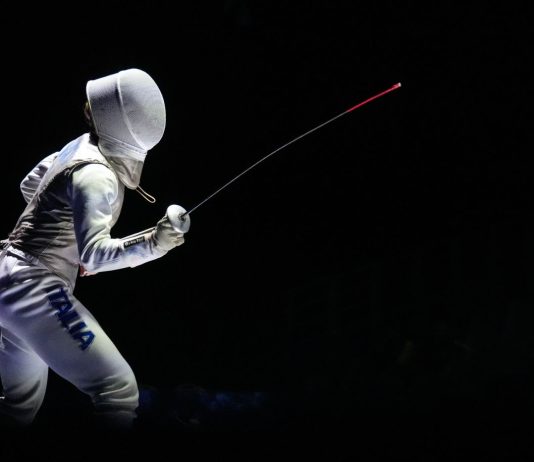 Scherma, Favaretto oro nel fioretto ai Mondiali di Hong Kong: battuta Errigo in finale